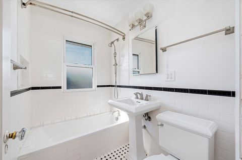 Tiny photo for 1212 N Harvey Avenue, Oak Park, IL 60302 (MLS # 12475277)