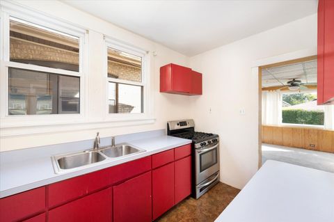 Tiny photo for 1212 N Harvey Avenue, Oak Park, IL 60302 (MLS # 12475277)