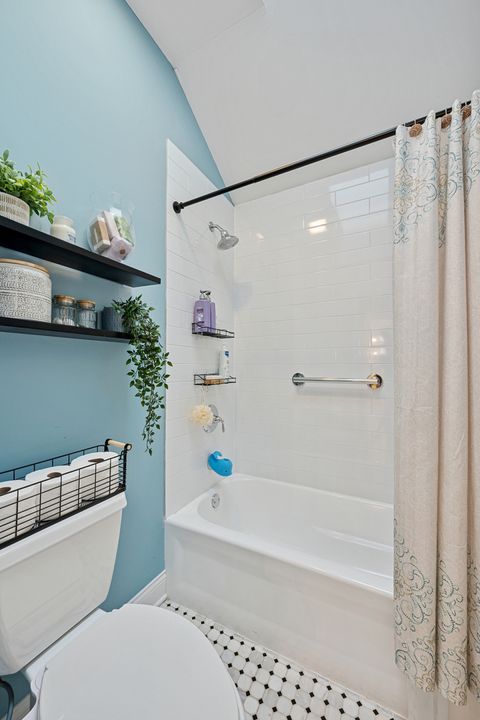 Tiny photo for 1605 Elmdale Avenue, Glenview, IL 60026 (MLS # 12565042)