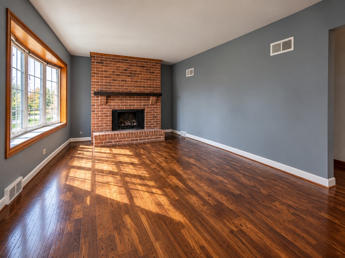 352 W Graham Avenue