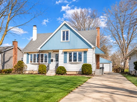 Photo of 352 W Graham Avenue, Lombard, IL 60148 (MLS # 12766036)