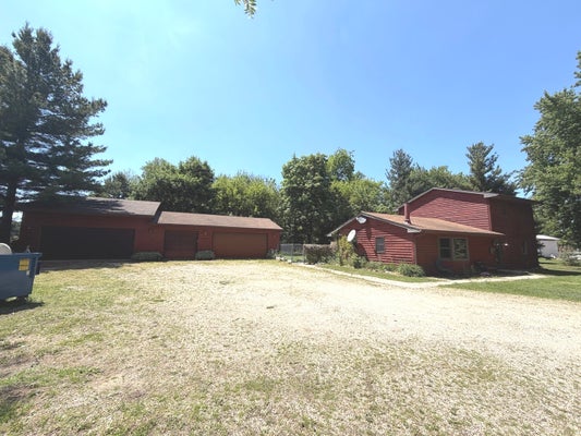 737A SEARLS RD, AMBOY, IL 61310 - Image fcbdad5e1850cec817840628a8b959bf/3544920841