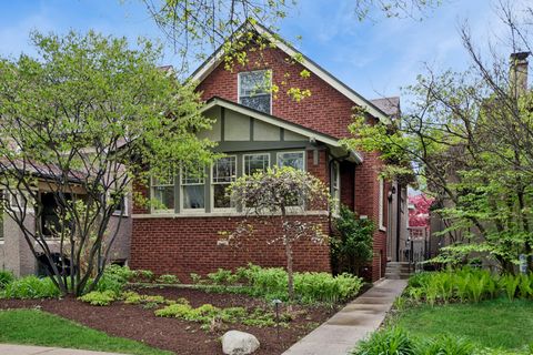 Photo of 2621 W Windsor Avenue, Chicago, IL 60625 (MLS # 12613784)