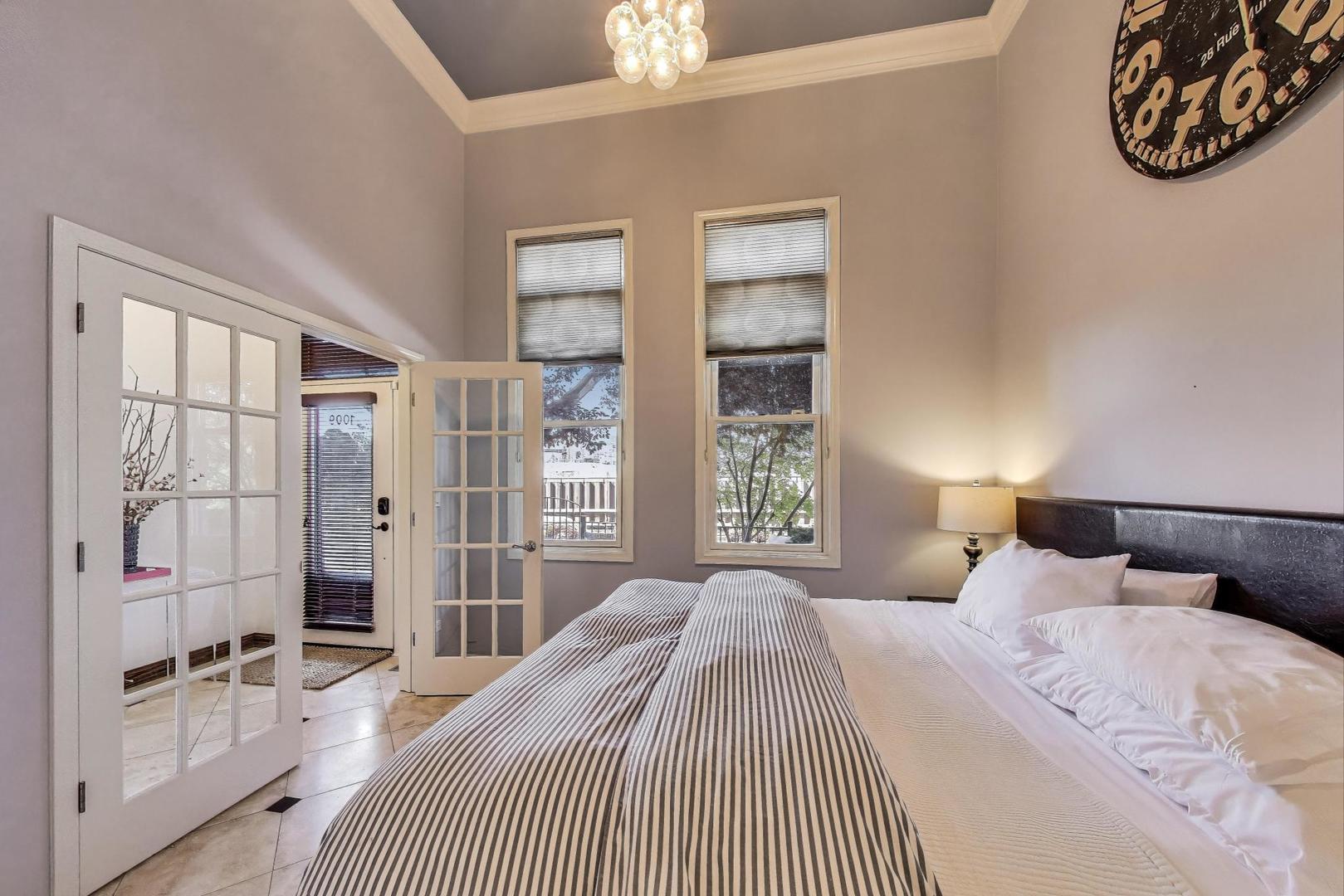 1009 N Riverwalk Street