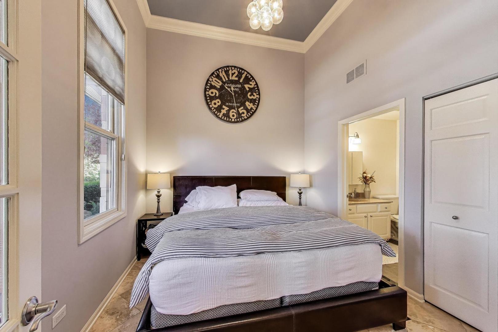 1009 N Riverwalk Street