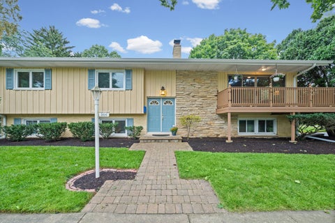 Photo of 203 Maclaren Lane, Lake Bluff, IL 60044 (MLS # 12755896)