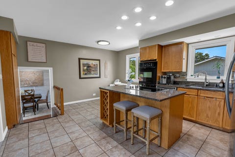 Tiny photo for 8336 W 94th Street, Hickory Hills, IL 60457 (MLS # 12718282)