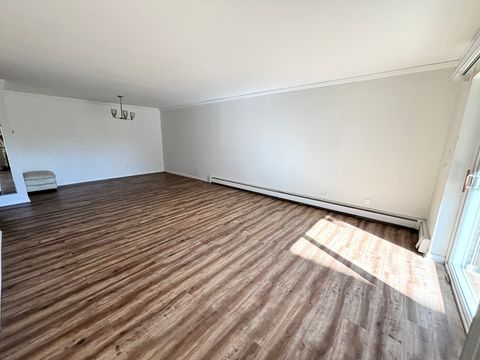 Tiny photo for 1321 S Finley Road #107, Lombard, IL 60148 (MLS # 12503219)