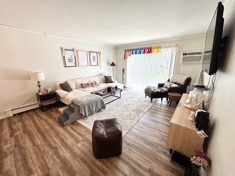 Tiny photo for 1321 S Finley Road #107, Lombard, IL 60148 (MLS # 12503219)