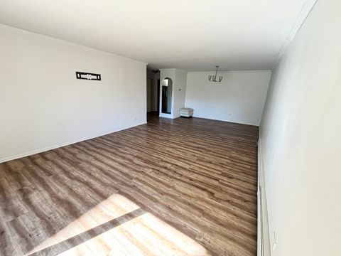 Tiny photo for 1321 S Finley Road #107, Lombard, IL 60148 (MLS # 12503219)