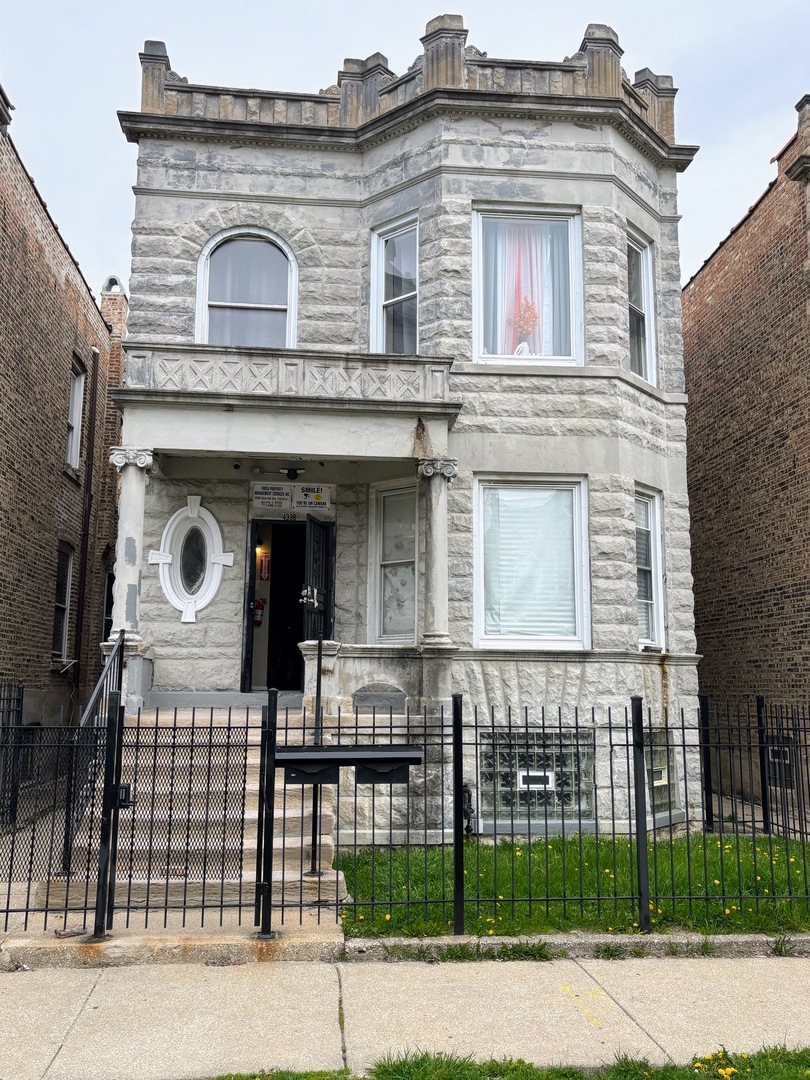 4338 W Adams Street