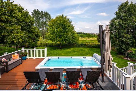 Tiny photo for 1009 Bennett Court, North Aurora, IL 60542 (MLS # 12566749)