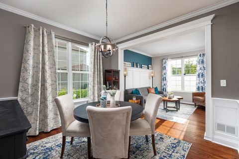 Tiny photo for 1009 Bennett Court, North Aurora, IL 60542 (MLS # 12566749)