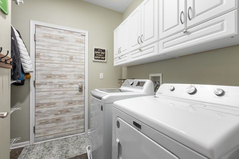 Tiny photo for 1009 Bennett Court, North Aurora, IL 60542 (MLS # 12566749)