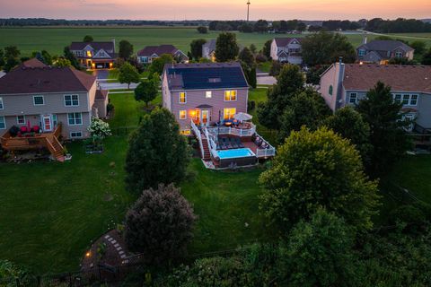 Tiny photo for 1009 Bennett Court, North Aurora, IL 60542 (MLS # 12566749)