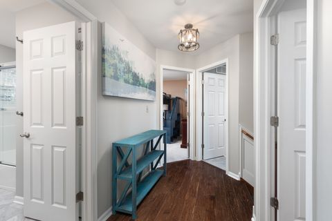 Tiny photo for 1009 Bennett Court, North Aurora, IL 60542 (MLS # 12566749)