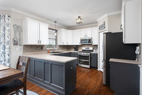 Tiny photo for 1009 Bennett Court, North Aurora, IL 60542 (MLS # 12566749)