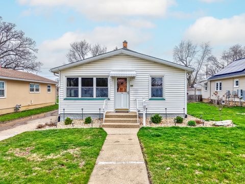 Photo of 216 W 10th Street, Streator, IL 61364 (MLS # 12609957)