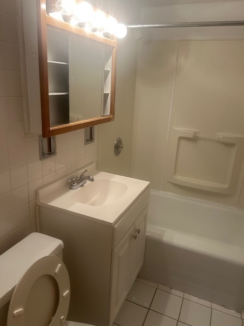 10100 S Pulaski Road 1E