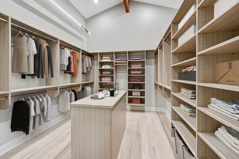 Tiny photo for 3220 Meyers Road, Oak Brook, IL 60523 (MLS # 12338958)