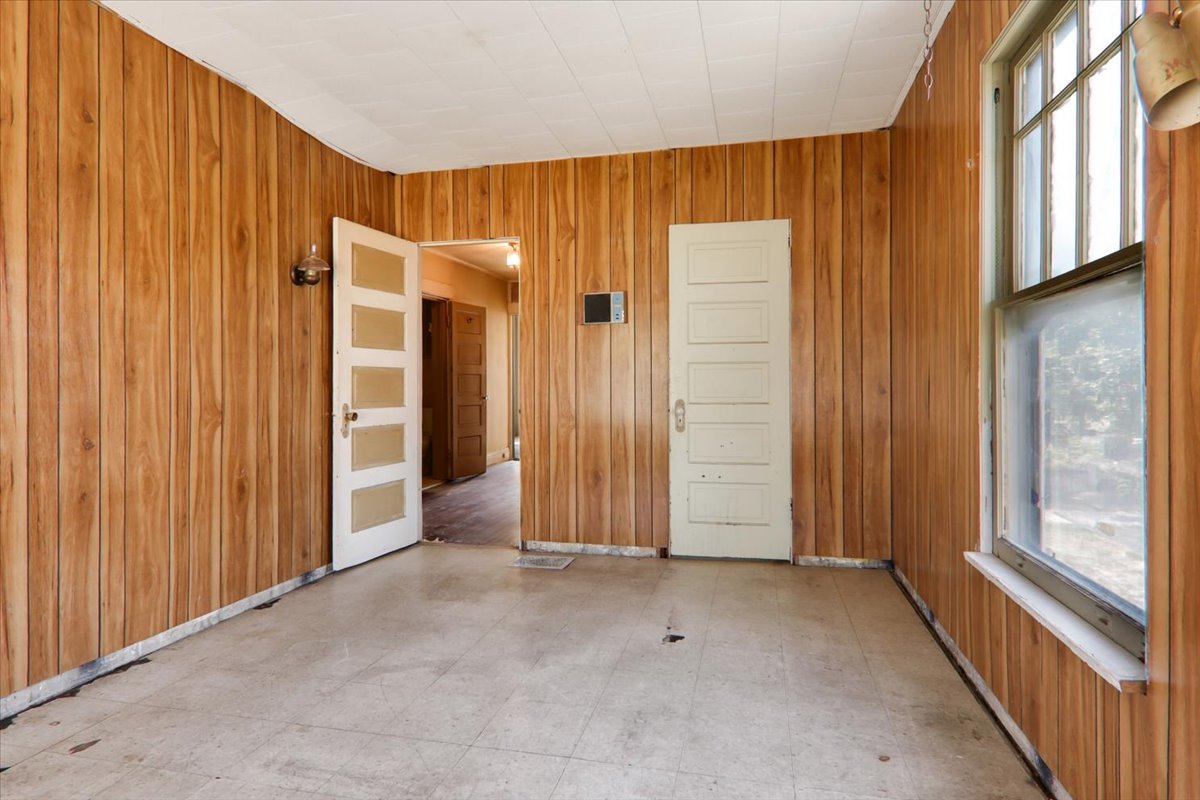 Bloomington, Illinois 61701, United States, 4 Bedrooms Bedrooms, ,2 BathroomsBathrooms,Residential,Active,219250