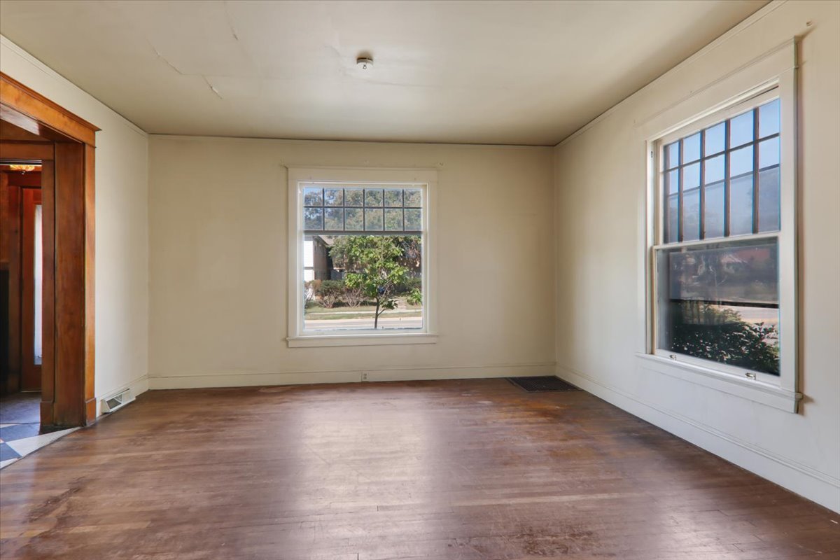 Bloomington, Illinois 61701, United States, 4 Bedrooms Bedrooms, ,2 BathroomsBathrooms,Residential,Active,219250