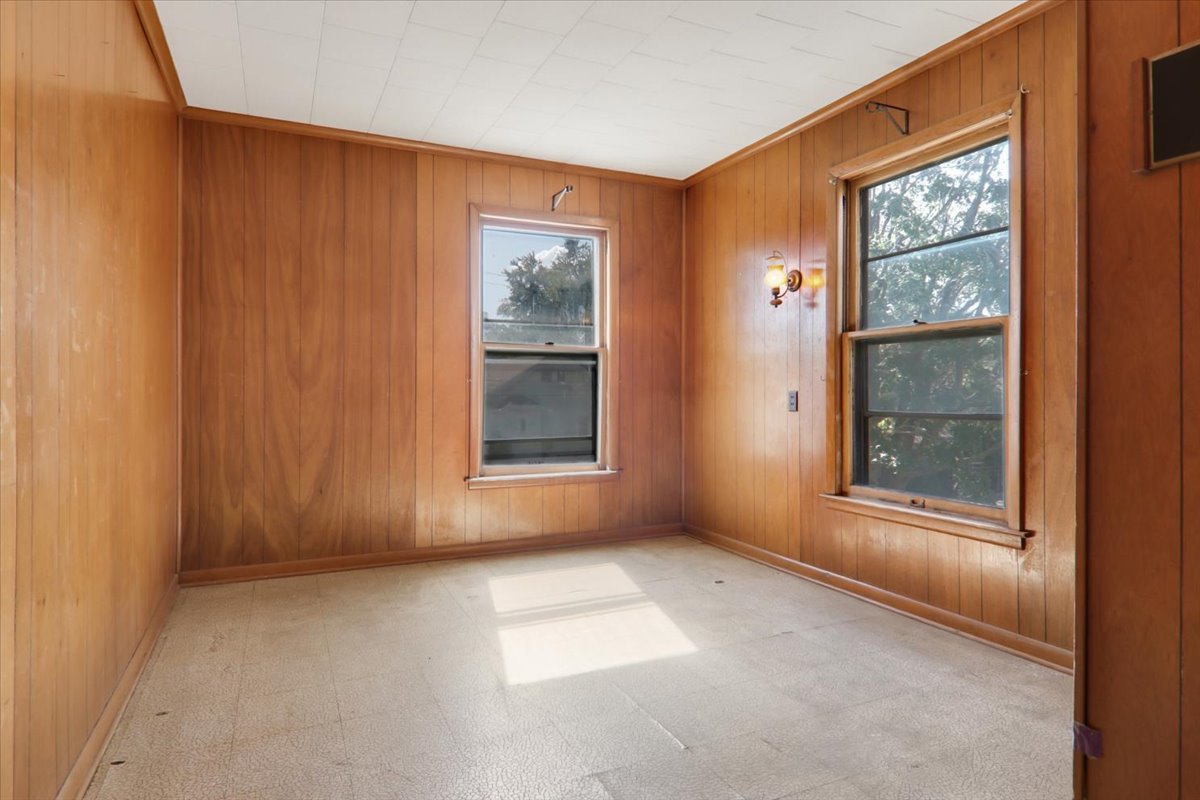 Bloomington, Illinois 61701, United States, 4 Bedrooms Bedrooms, ,2 BathroomsBathrooms,Residential,Active,219250