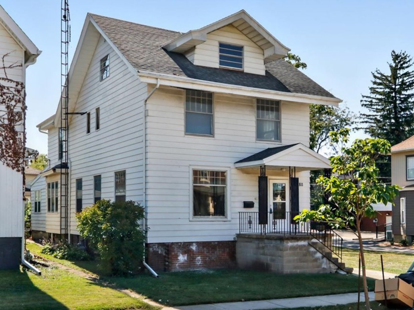 Bloomington, Illinois 61701, United States, 4 Bedrooms Bedrooms, ,2 BathroomsBathrooms,Residential,Active,219250 Bloomington, Illinois 61701, United States, 4 Bedrooms Bedrooms, ,2 BathroomsBathrooms,Residential,Active,219250