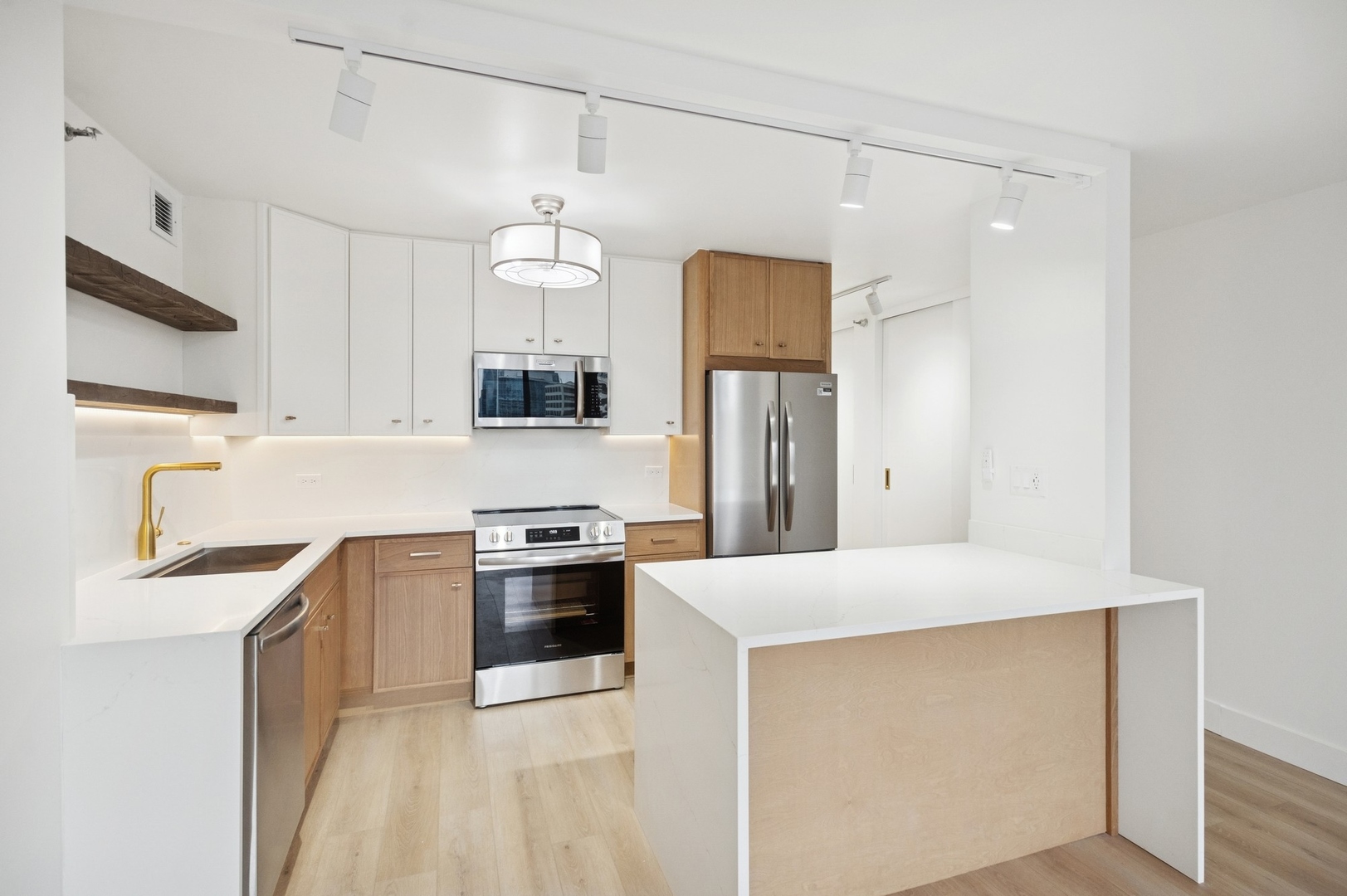 200 N Dearborn Street 4301
