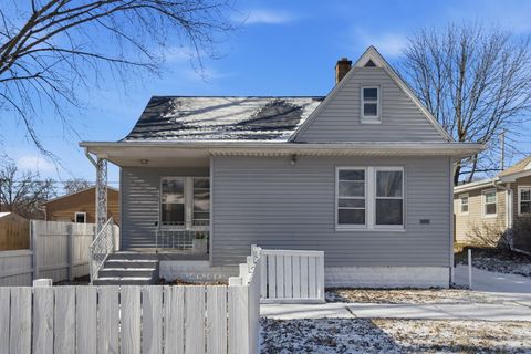 Photo of 2350 38th Street, Rock Island, IL 61201 (MLS # 12557228)