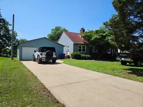 Tiny photo for 1517 W Kimberly Road, Davenport, IA 52806 (MLS # 12736963)