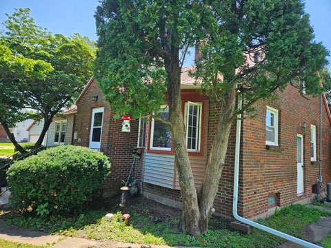 Tiny photo for 1517 W Kimberly Road, Davenport, IA 52806 (MLS # 12736963)