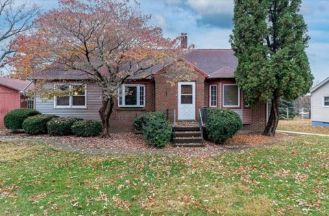 Photo of 1517 W Kimberly Road, Davenport, IA 52806 (MLS # 12736963)