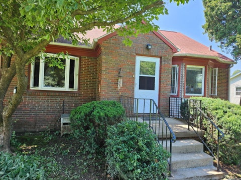 Tiny photo for 1517 W Kimberly Road, Davenport, IA 52806 (MLS # 12736963)
