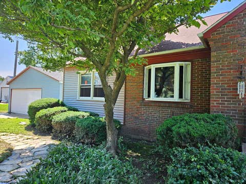 Tiny photo for 1517 W Kimberly Road, Davenport, IA 52806 (MLS # 12736963)