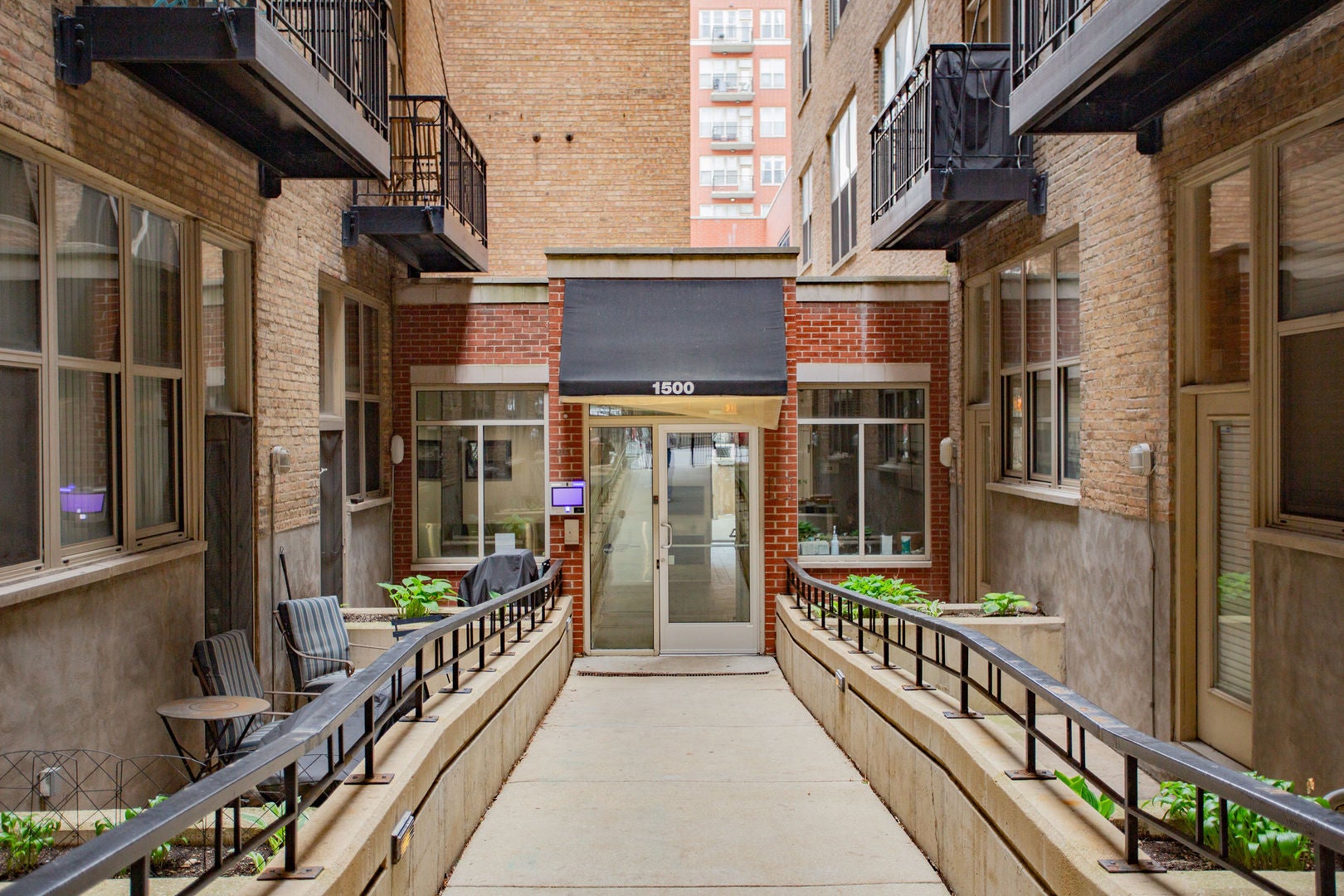 1500 W Monroe Street 205