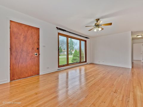 Tiny photo for 9412 Margail Avenue, Des Plaines, IL 60016 (MLS # 12578876)