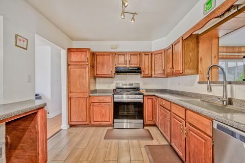 Tiny photo for 9412 Margail Avenue, Des Plaines, IL 60016 (MLS # 12578876)