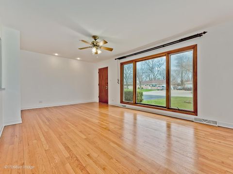 Tiny photo for 9412 Margail Avenue, Des Plaines, IL 60016 (MLS # 12578876)