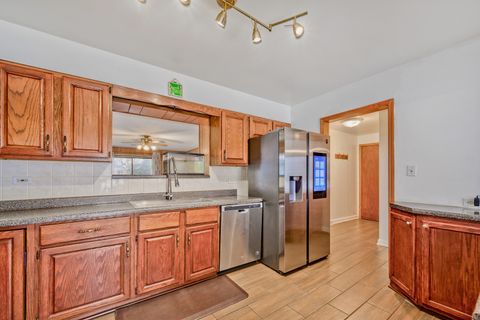 Tiny photo for 9412 Margail Avenue, Des Plaines, IL 60016 (MLS # 12578876)