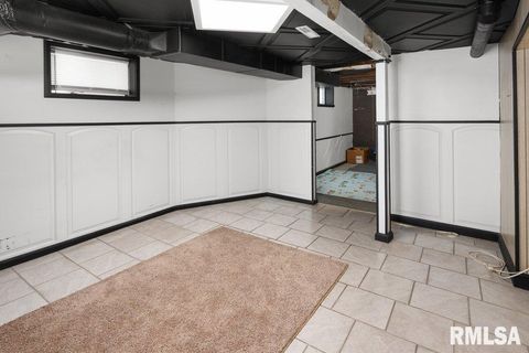 Tiny photo for 236 43RD Street, Moline, IL 61265 (MLS # QC4270035)