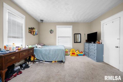 Tiny photo for 236 43RD Street, Moline, IL 61265 (MLS # QC4270035)