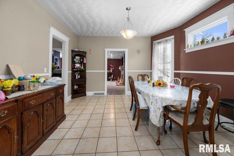 Tiny photo for 236 43RD Street, Moline, IL 61265 (MLS # QC4270035)