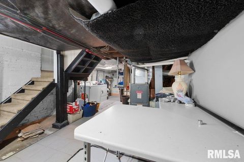 Tiny photo for 236 43RD Street, Moline, IL 61265 (MLS # QC4270035)