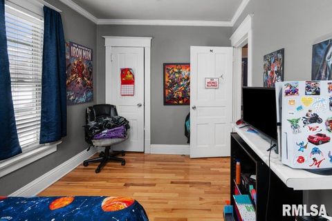 Tiny photo for 236 43RD Street, Moline, IL 61265 (MLS # QC4270035)