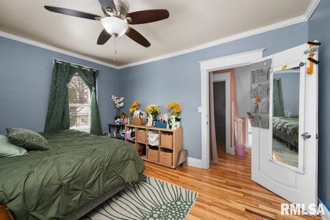 Tiny photo for 236 43RD Street, Moline, IL 61265 (MLS # QC4270035)