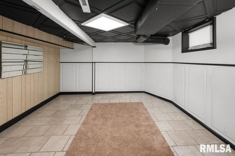 Tiny photo for 236 43RD Street, Moline, IL 61265 (MLS # QC4270035)