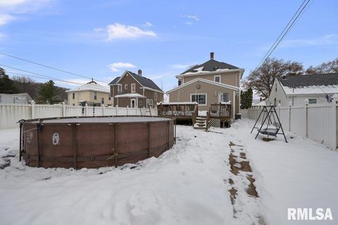 Tiny photo for 236 43RD Street, Moline, IL 61265 (MLS # QC4270035)