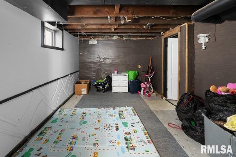 Tiny photo for 236 43RD Street, Moline, IL 61265 (MLS # QC4270035)