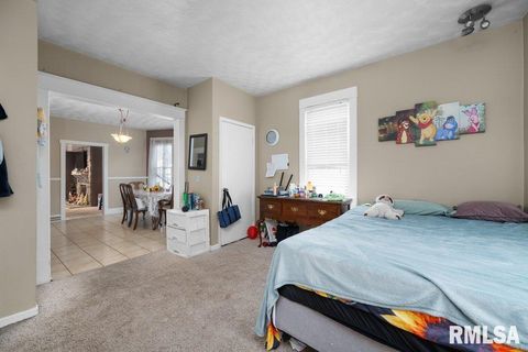 Tiny photo for 236 43RD Street, Moline, IL 61265 (MLS # QC4270035)